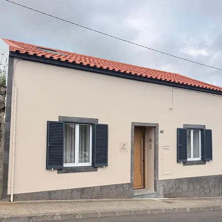 Corujeira Azores * Relva (Azores)